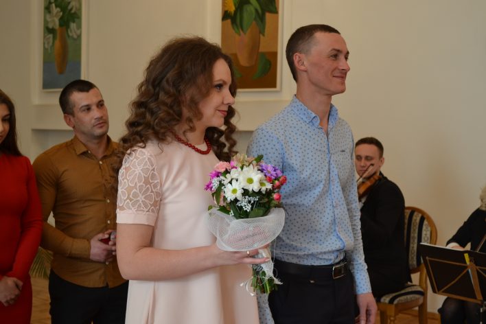 Парад одружень: у День святого Валентина у Львові одружилися 40 пар фото 8