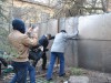 Противники будівництва на Озаркевича знесли будівельний паркан (фото)