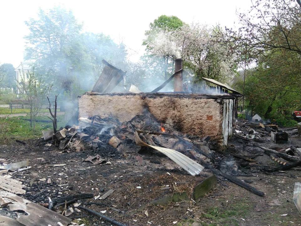 згорів будинок