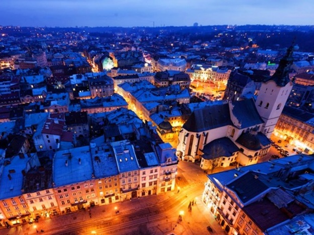 ніч у львові