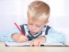 Міносвіти хоче дозволити першокласникам писати олівцями замість ручок