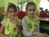 Учні одної з львівських шкіл отримали світловідбиваючі жилети