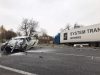 На Жовківщині патрульний автомобіль зіткнувся з фурою: є постраждалі