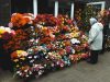 ПЦУ закликала українців відмовитися від штучних квітів на кладовищах