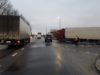 Біля Львова авто збило пішохода та відкинуло у фургон вантажівки