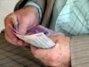 Українцям можуть скасувати пенсії та соцвиплати: причини