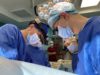 Провідні хірурги зі США прооперували 19 дітей з важкими вадами серця у Львові