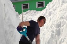 Українські полярники відкопують станцію після рекордного снігопаду