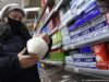 На Росії почали обмежувати продаж продуктів