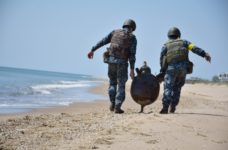 На берег Одещини винесло російські міни