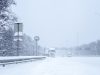 Через снігопад на Львівщині обмежили рух вантажівок трасою Київ-Чоп