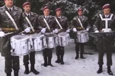 Військові музиканти привітали українців із Різдвом