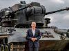 Німецькі політики критикують зволікання з танками для України
