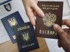 На Луганщині педагоги не хочуть брати паспорти РФ: окупанти розігнали їх силою