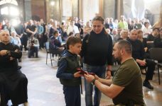 У Львові сім'ям загиблих захисників вручили ордени «Хрест Героя»