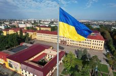 На найвищій щоглі Львівщини урочисто підняли прапор України