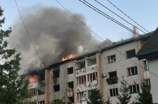 Ракетна атака: у Львові є влучання у житловий будинок