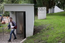 У відремонтованому укритті у Львові двері відчиняються автоматично під час тривоги