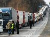 Україна планує евакуювати водіїв вантажівок із заблокованих пунктів пропуску в Польщі