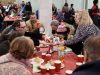 У Львові для безпритульних та потребуючих людей організували святкові обіди