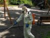 У Львові дитячі майданчики обробляють від кліщів: де не можна гуляти 72 години