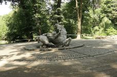 У Стрийському парку з'явилася нова скульптура-фонтан міфічної Європи