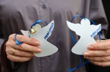 На площі Ангелів у Львові молилися за загиблих через війну дітей