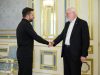 Зеленський зустрівся із представником Ватикану: говорили про завершення війни в Україні
